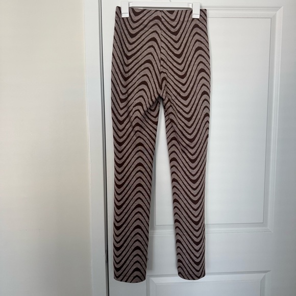 Urban Outfitters Bryn Pull-On Flare Pant Zebra Chevron Print - Picture 5 of 5